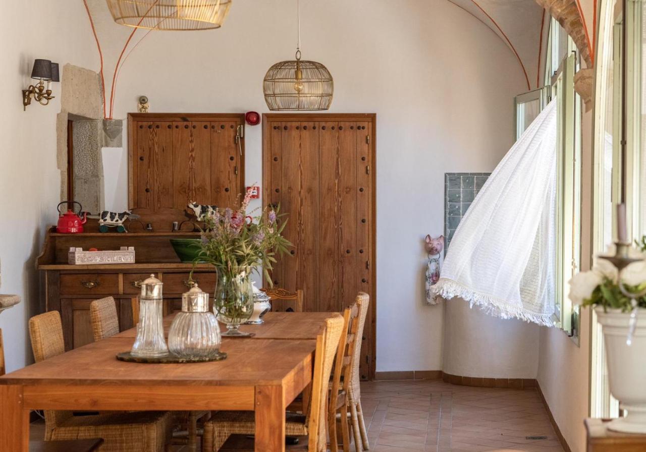 فندق El Palauet De Monells - Adults Only المظهر الخارجي الصورة